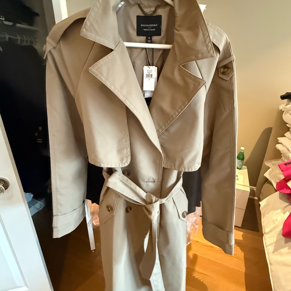 Banana Republic Women's Tan Trench Coat BRAND NEW SIZE SMALL. TAGS ON